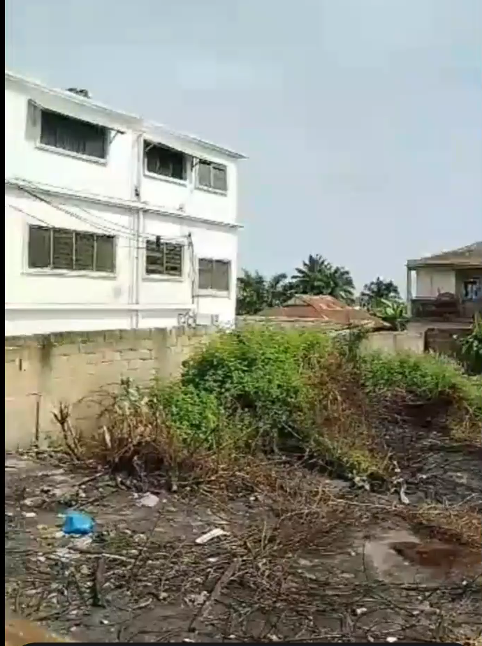 Land for sale at Kokomlemle Kwame Nkrumah Circle one of busy commercial center of Accra Ghana 🇬🇭. The selling price is US$300,000.00. ; the land size is 0.25 acre. Ghana Lands commission title registered certificate land.
